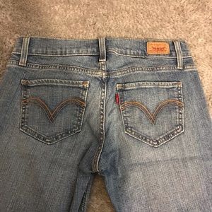 light washed low rise levi jeans *SIZE UNKNOWN*
